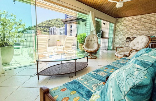 Parque Enseada Appartement | PENTHOUSE - 150 METERS FROM THE BEACH. Street with shops, restaurants, sea view.