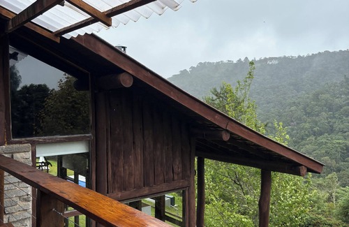 Campos do Jordao Cabine | M&H Refuge - Incredible view, hot tub and heated pool 20 minutes from the center