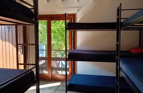 Portal da Ferradura Cabine | Hostel with private and shared rooms, excellent location and views.
