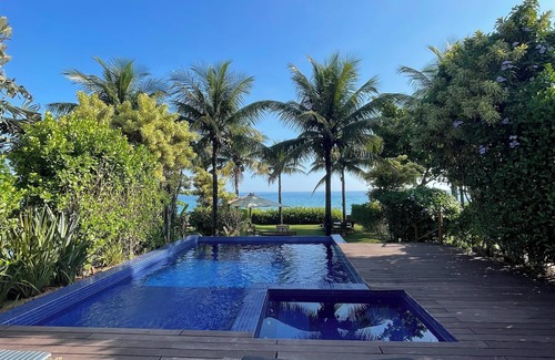 Maresias Maison | Cozy property right on the sand - Maresias Beach Available New Year's Eve