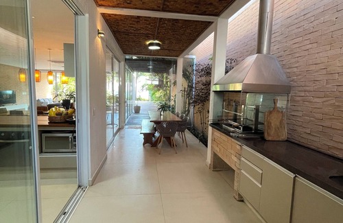 Maresias Maison | Cozy property right on the sand - Maresias Beach Available New Year's Eve