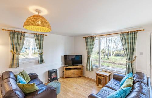 East Lewiston Maison | Bracken Lodge 16 with Hot Tub