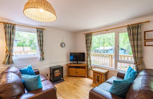 East Lewiston Maison | Bracken Lodge 7 with Hot Tub