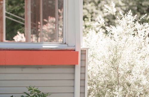 Brackley Beach Cottage | Brackley Beach retreat- 2 min from the beach Open windows 2 feel an ocean breeze