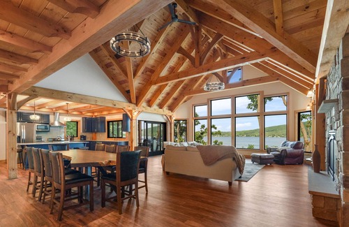 Naples Cabine | Braeloch Lodge - Canandaigua lakefront timberframe w/ breathtaking views, spa