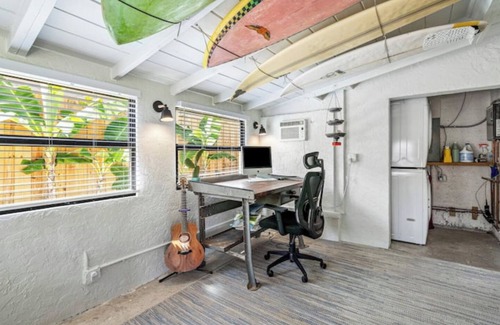 Boca Raton Maison | Brand new 2 bed/2 bath tropical retreat -BIG yard