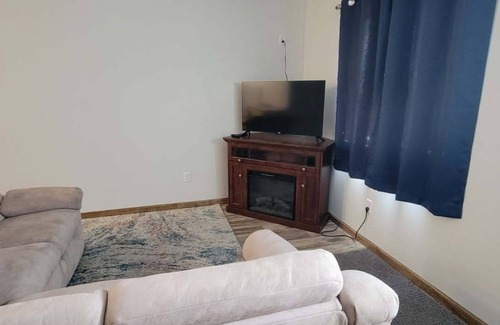 Mahto Cabine | Brand New 2-bedroom getaway cabin located a half mile from Mobridge