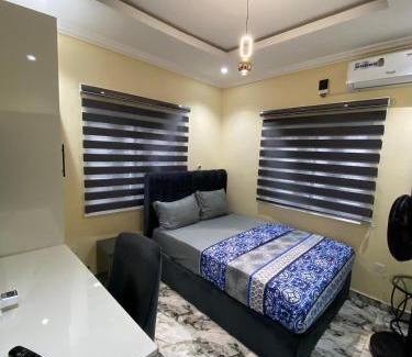 Surulere Appartement | Brand new 2 bedroom with 24 hours power and internet