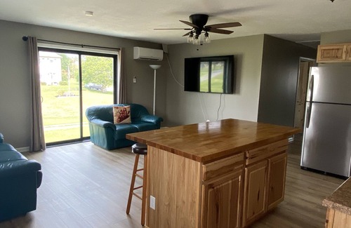 Newville Appartement | Brand New! 2 BR Barndominium apt just 15 minutes from Carlisle