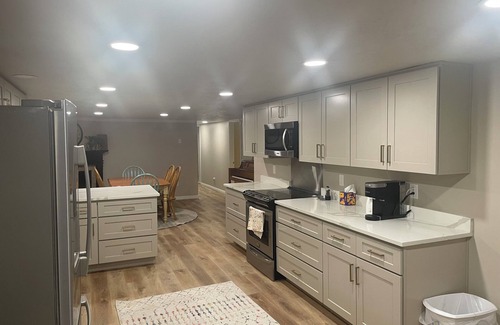 South Jordan Appartement | Brand New 3-bedroom basement apartment with WiFi, AC in South Jordan
