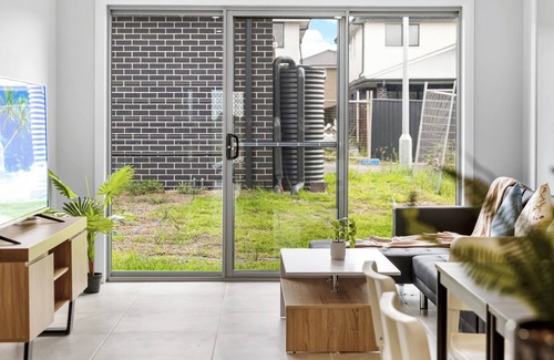 Austral Maison | Brand New 3Br One-Level House with WiFi & Parking