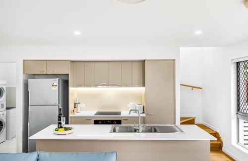 Rochedale Maison | Brand-new 4beds home,Minutes from M1 & Local Shops