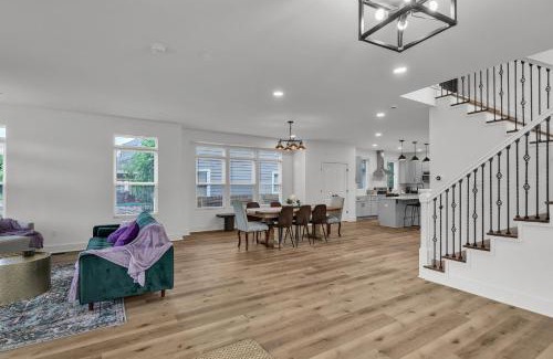 Mapleton/Fall Creek Maison | Brand-New 4BR - Unique Design Near Downtown Indy home