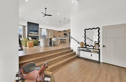 Wolf Creek Maison | Brand NEW 5 Bedroom House in Eden at the base of Powder Mtn and Wolf Creek Golf Course
