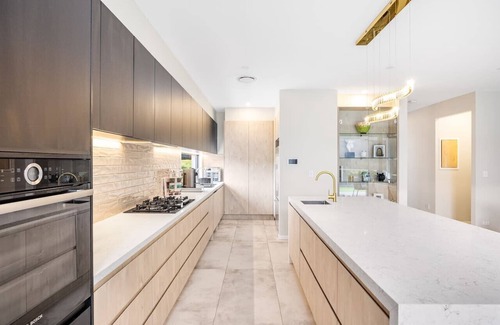 Rochedale Maison | Brand New 5BR Luxe Mansion w/ Pool&Media Near Shop