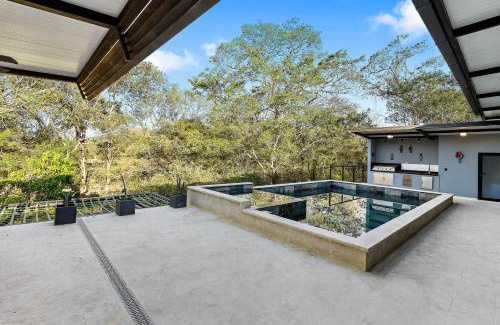 Potrero Maison | Brand-New 6BD Giant with Private Pool by SPCR