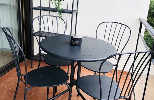 El Besos i el Maresme Appartement | NEUF, 8 MIN PROMENADE À LA PLAGE & PARKING GRATUIT!