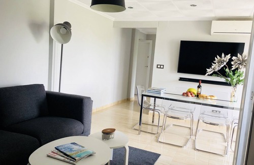 El Besos i el Maresme Appartement | NEUF, 8 MIN PROMENADE À LA PLAGE & PARKING GRATUIT!