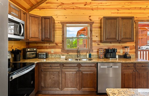 Sevierville Cabine | Brand New 8BR Lodge | Indoor Pool, Close to PF, Arcades