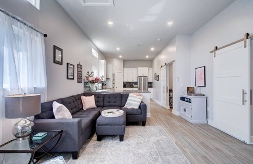 Austin Hills Maison | Brand New Adorable Arboretum bungalow