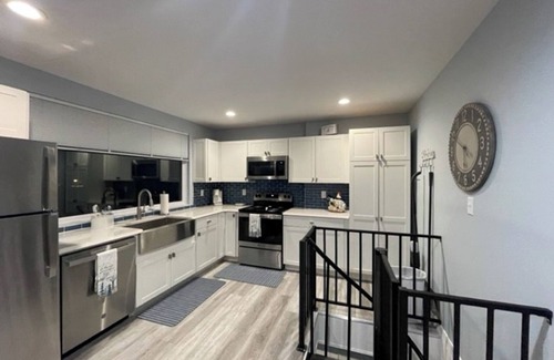 St. Clair County Appartement | Brand new apartment with full kitchen, porch and patio.1 King/1sofa bed/ 1 bath