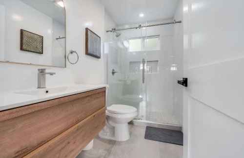 Sunnyvale West Maison | Brand New Apt W Parking Blocks From Downtown- E