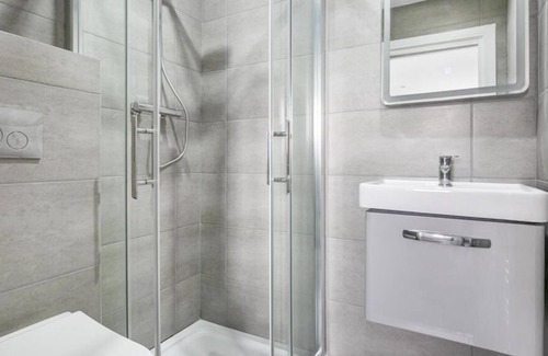 Redbridge Maison | Brand new build - 4 bed stunner - EV Charge point - Pool Table
