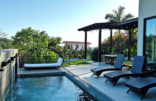 El Cerro Maison | Brand New Casa Lunula 4-bedroom 4.5 Bath house in Manuel Antonio w/Private Pool