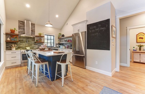 Biddeford Cottage | Brand new charming cottage next to the pristine sandy beaches of Biddeford Pool