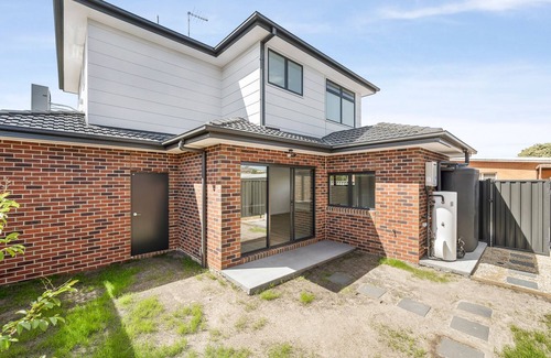 St. Albans Maison | Brand new comfortable bedroom in a beautiful suburb