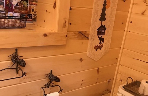Inlet Cottage | Brand New Cottage, located on 4th Lake, walking distance to town.