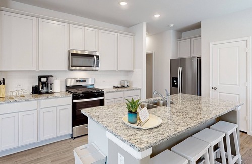 Porter Maison | Brand-new, dog-friendly home with sunset views, private yard, patio, W/D & AC