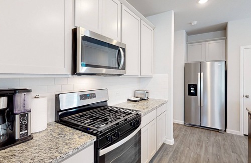 Porter Maison | Brand-new, dog-friendly home with sunset views, private yard, patio, W/D & AC