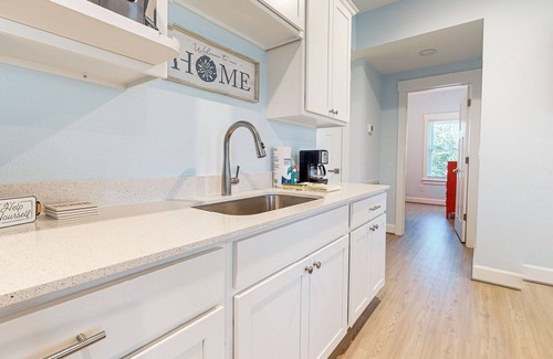 Avon Maison | Brand New Downstairs Duplex in Avon, NC with Wifi and a short walk to the Beach