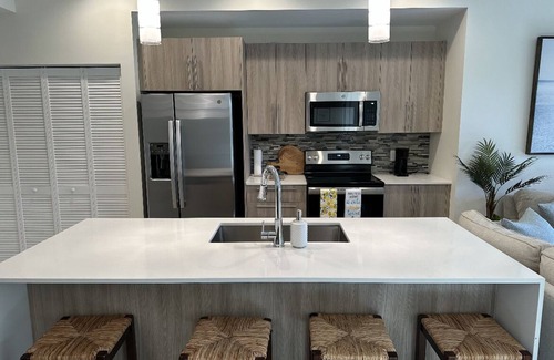 Majestic Palms Copropriété | Brand new fully furnished condo just minutes from Sanibel/Captiva beaches!