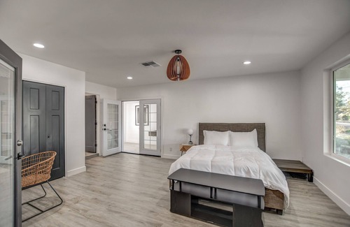 Pointe Scottsdale Maison | Brand New Gorgeous Designer Home 5m to Old Town, Pool- Double Master 5 Bdrm/3 ba