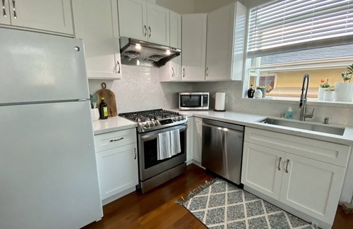 Loma Linda Appartement | Brand New! Guest House - Modern Stylish & Central