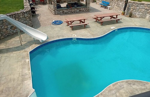 Niantic Maison | Brand new home close to Charlestown/Westerly beaches.