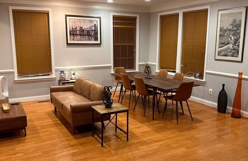 Nauck Maison | Brand NEW House with 4-bedroom, 2.5 Bathroom, WiFi, AC, heating, and non smoking