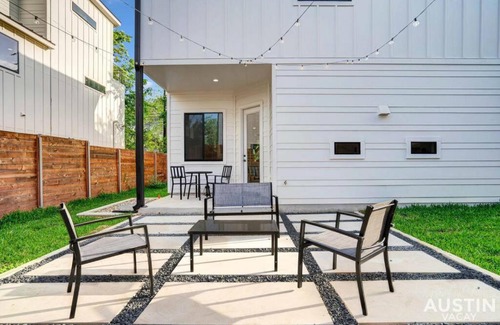 East Cesar Chavez Maison | Brand New House, Yard Next to Downtown and E 6th