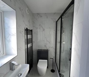 Waltham Cross Maison | Brand New, Immaculate 3 Bed 3 Shower room House