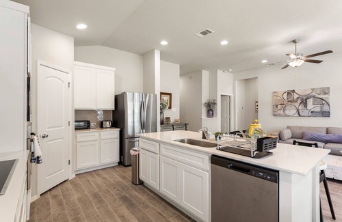 Highland Lake Estates Maison | Brand New Lake Travis by Barcle