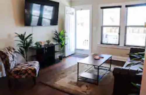 Wyandotte Maison | BRAND NEW LISTING FROM A SUPERHOST!
