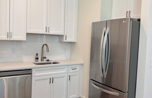 Auburn Cottage | Brand New! Luxury 2-Bedroom Cottage in Downtown Auburn!!