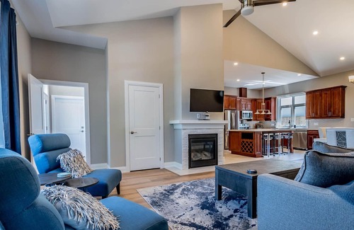 Niagara Falls Maison | BRAND NEW Upscale Bungalow- 5 min to Top Wineries