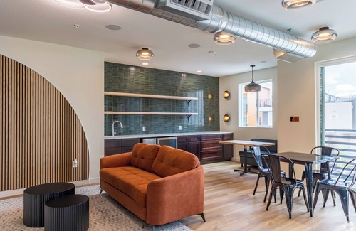 Berkley Appartement | Brand new modern 1-bedroom apartment with Spectacular Amenities