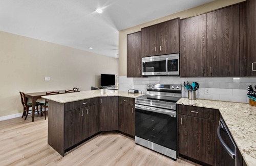 Denison Maison | Brand New/Modern 3BR Home: Pet-Friendly, Open Layout, Near Historic Main Street & Outdoor Fun