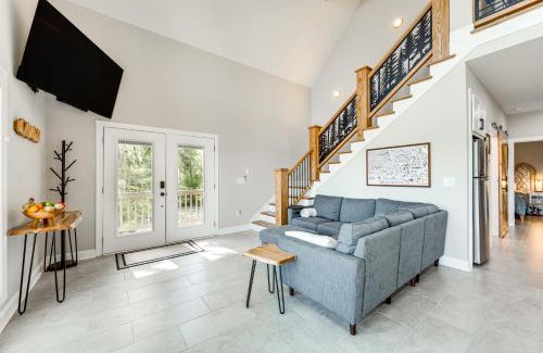 Perry Maison | Brand-New Perry House with Kayaks and Lake Access