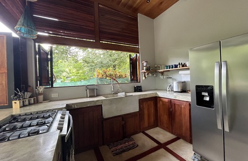 Cabuya Maison | Brand New, PRIVATE, beach house with tropical garden 200 meters walk to beach