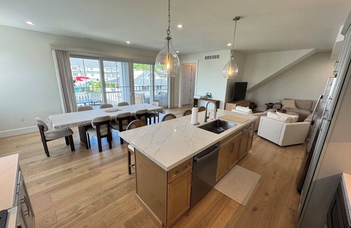 Somers Point Maison | Elegant Updated Retreat in Somers Point